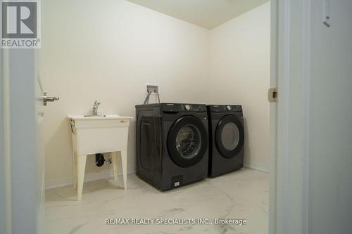 14 Ingalls Avenue, Brantford, ON - Indoor Photo Showing Laundry Room