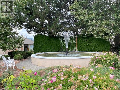 a fountain greets you - 2250 Louie Drive Unit# 103, West Kelowna, BC - Outdoor