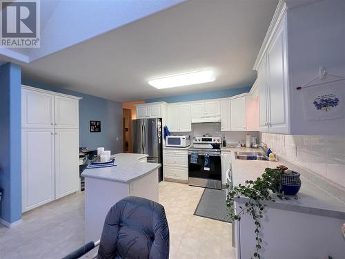 2250 Louie Drive Unit# 103, West Kelowna, BC - Indoor Photo Showing Kitchen