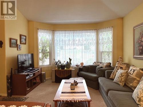 2250 Louie Drive Unit# 103, West Kelowna, BC - Indoor Photo Showing Living Room