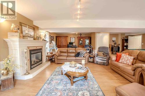 6287 Emma Street, Niagara Falls, ON - Indoor Photo Showing Living Room With Fireplace