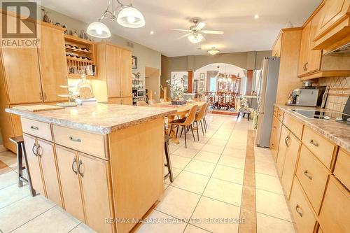 6287 Emma Street, Niagara Falls, ON - Indoor Photo Showing Kitchen