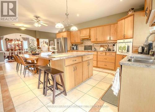 6287 Emma Street, Niagara Falls, ON - Indoor Photo Showing Kitchen With Double Sink