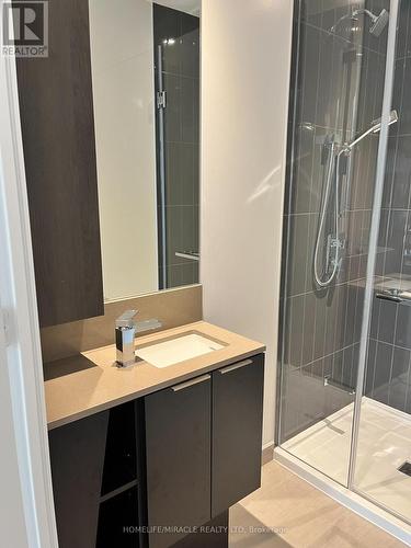 3205 - 3900 Confederation Parkway, Mississauga, ON - Indoor Photo Showing Bathroom