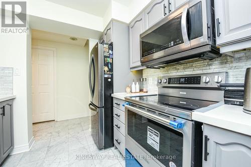 2801 - 156 Enfield Place N, Mississauga, ON - Indoor Photo Showing Kitchen