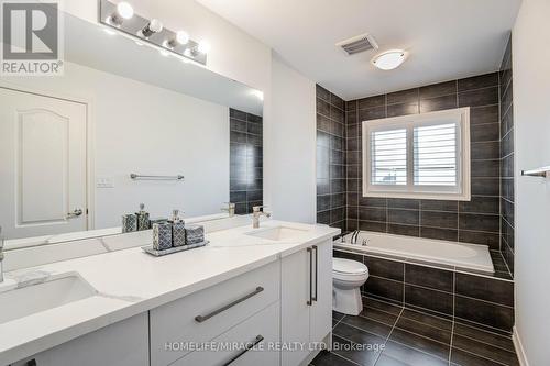 88 Humphery Street, Hamilton, ON - Indoor Photo Showing Bathroom