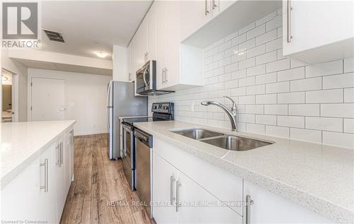 609 - 690 King Street W, Kitchener, ON - Indoor Photo Showing Kitchen With Double Sink