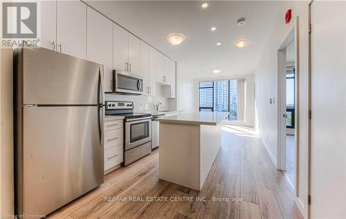 609 - 690 King Street W, Kitchener, ON - Indoor Photo Showing Kitchen