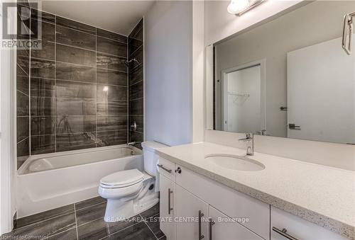 609 - 690 King Street W, Kitchener, ON - Indoor Photo Showing Bathroom