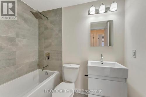 514 - 7 Erie Avenue, Brantford, ON - Indoor Photo Showing Bathroom