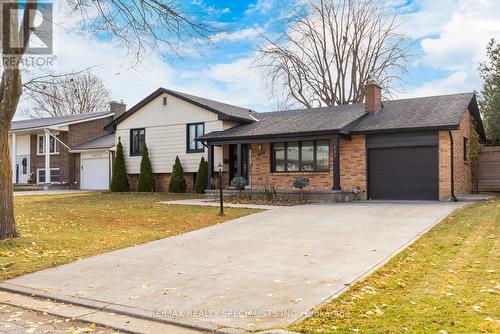 489 Chiddington Avenue, London, ON - Outdoor With Facade