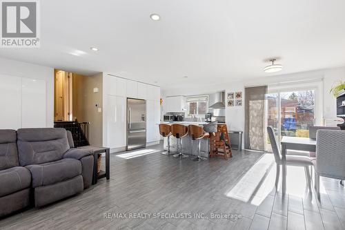 489 Chiddington Avenue, London, ON - Indoor Photo Showing Living Room