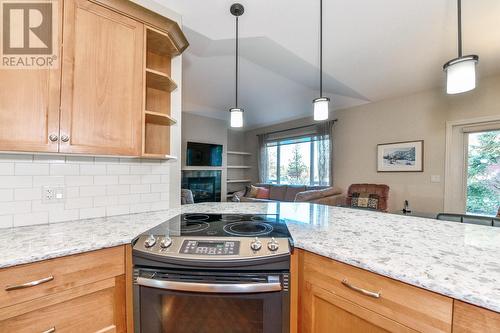 4528 Gallaghers Edgewood Drive, Kelowna, BC - Indoor Photo Showing Kitchen