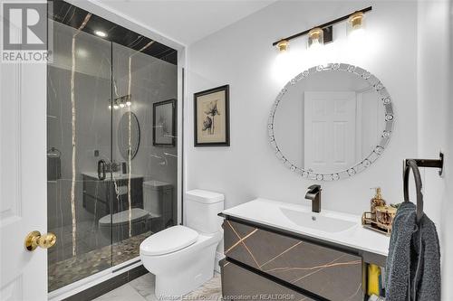 108 Marina Grove, Lakeshore, ON - Indoor Photo Showing Bathroom