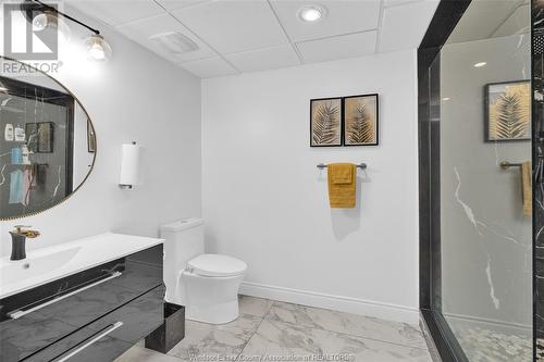 108 Marina Grove, Lakeshore, ON - Indoor Photo Showing Bathroom