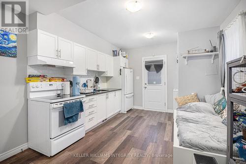 143 Eccles Street, Ottawa, ON - Indoor Photo Showing Kitchen