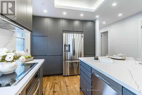 30 Heatherglen Road, Toronto, ON - Indoor Photo Showing Kitchen With Upgraded Kitchen