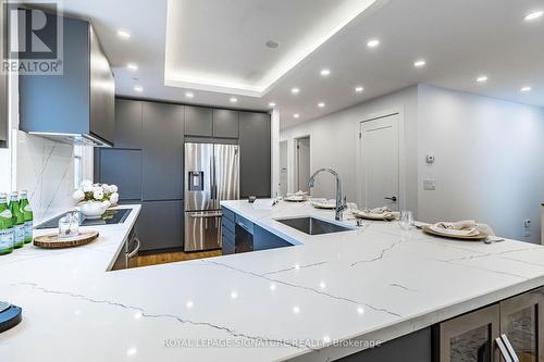 30 Heatherglen Road, Toronto, ON - Indoor Photo Showing Kitchen With Stainless Steel Kitchen With Upgraded Kitchen