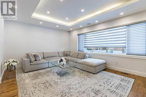 30 Heatherglen Road, Toronto, ON - Indoor Photo Showing Living Room