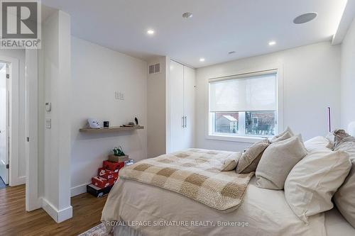 30 Heatherglen Road, Toronto, ON - Indoor Photo Showing Bedroom