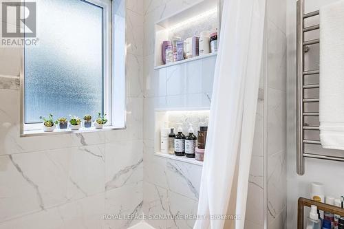 30 Heatherglen Road, Toronto, ON - Indoor Photo Showing Bathroom