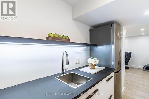 30 Heatherglen Road, Toronto, ON - Indoor Photo Showing Kitchen