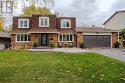 1186 TYANDAGA PARK DRIVE  Burlington, ON L7P 1M8