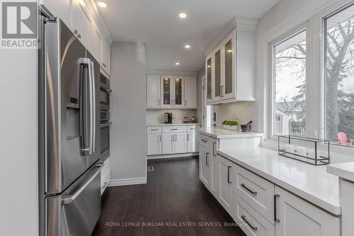 1186 Tyandaga Park Drive, Burlington, ON - Indoor Photo Showing Kitchen With Upgraded Kitchen