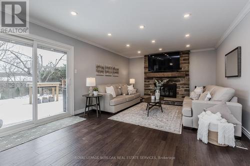 1186 Tyandaga Park Drive, Burlington, ON - Indoor Photo Showing Living Room With Fireplace