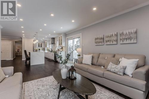 1186 Tyandaga Park Drive, Burlington, ON - Indoor Photo Showing Living Room