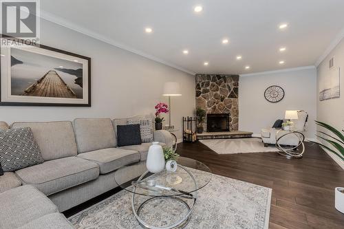 1186 Tyandaga Park Drive, Burlington, ON - Indoor Photo Showing Living Room With Fireplace