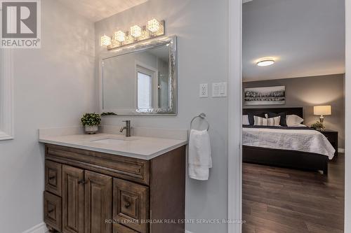 1186 Tyandaga Park Drive, Burlington, ON - Indoor Photo Showing Bathroom