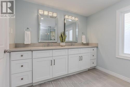 1186 Tyandaga Park Drive, Burlington, ON - Indoor Photo Showing Bathroom