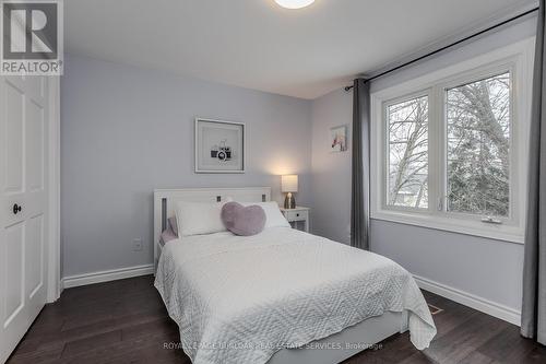 1186 Tyandaga Park Drive, Burlington, ON - Indoor Photo Showing Bedroom