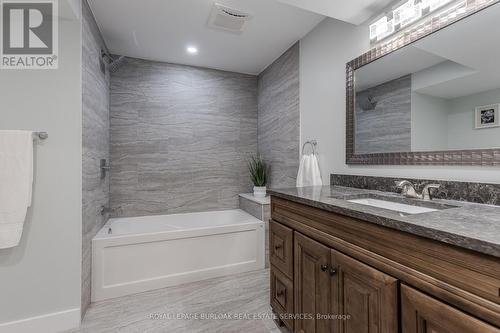 1186 Tyandaga Park Drive, Burlington, ON - Indoor Photo Showing Bathroom