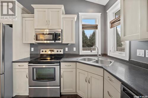 1118 Paton Lane, Saskatoon, SK - Indoor Photo Showing Kitchen With Double Sink