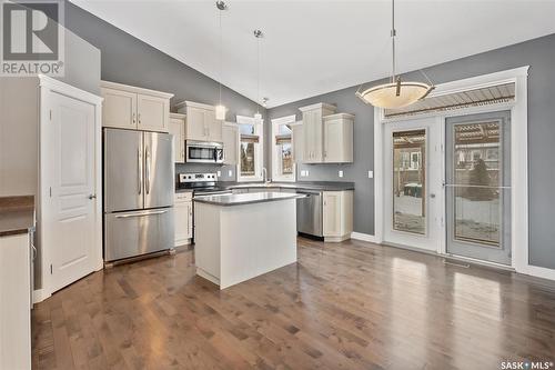 1118 Paton Lane, Saskatoon, SK - Indoor Photo Showing Kitchen With Upgraded Kitchen