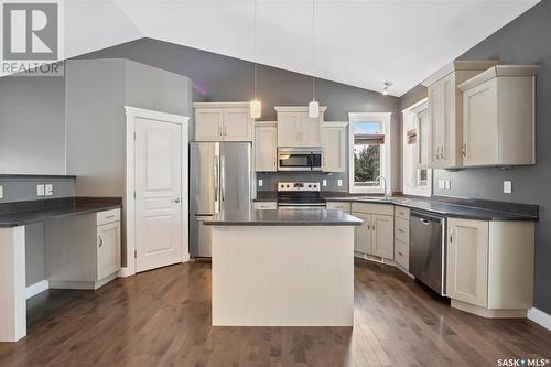 1118 Paton Lane, Saskatoon, SK - Indoor Photo Showing Kitchen