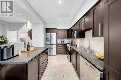 5 - 6 Chestnut Drive, Grimsby, ON - Indoor Photo Showing Kitchen With Double Sink With Upgraded Kitchen