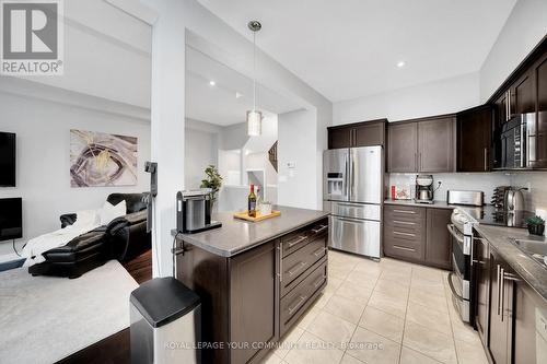 5 - 6 Chestnut Drive, Grimsby, ON - Indoor Photo Showing Kitchen