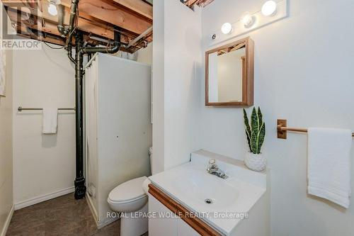 77 Hillview Drive, Wilmot, ON - Indoor Photo Showing Bathroom