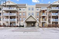 201 - 120 PRESTIGE CIRCLE  Ottawa, ON K4A 1B4