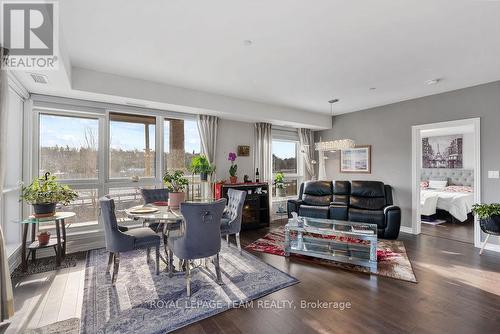 201 - 120 Prestige Circle, Ottawa, ON - Indoor Photo Showing Living Room