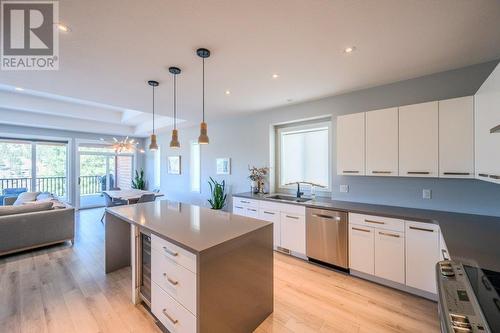 2089 Lawrence Avenue, Penticton, BC - Indoor Photo Showing Kitchen With Double Sink