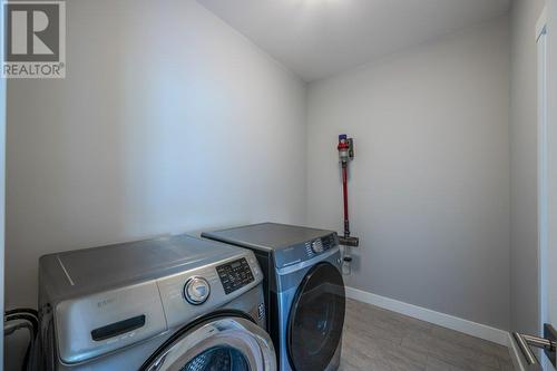 2089 Lawrence Avenue, Penticton, BC - Indoor Photo Showing Laundry Room