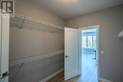 2089 Lawrence Avenue, Penticton, BC - Indoor With Storage