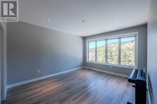 2089 Lawrence Avenue, Penticton, BC - Indoor Photo Showing Other Room