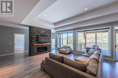 2089 Lawrence Avenue, Penticton, BC - Indoor Photo Showing Living Room With Fireplace