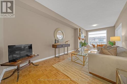 28 Haymer Drive, Vaughan, ON - Indoor Photo Showing Living Room