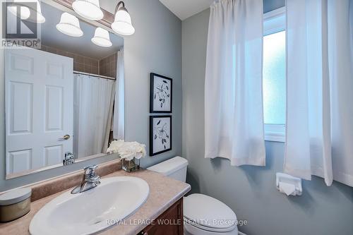 5A - 350 Doon Valley Drive, Kitchener, ON - Indoor Photo Showing Bathroom